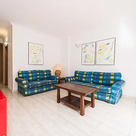Beach Apartment *